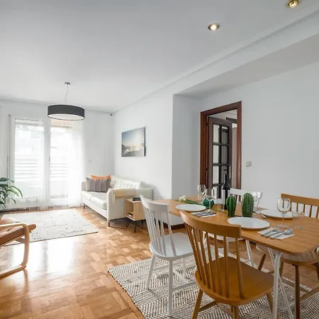 Apartamento Muy Comodo Con Parking